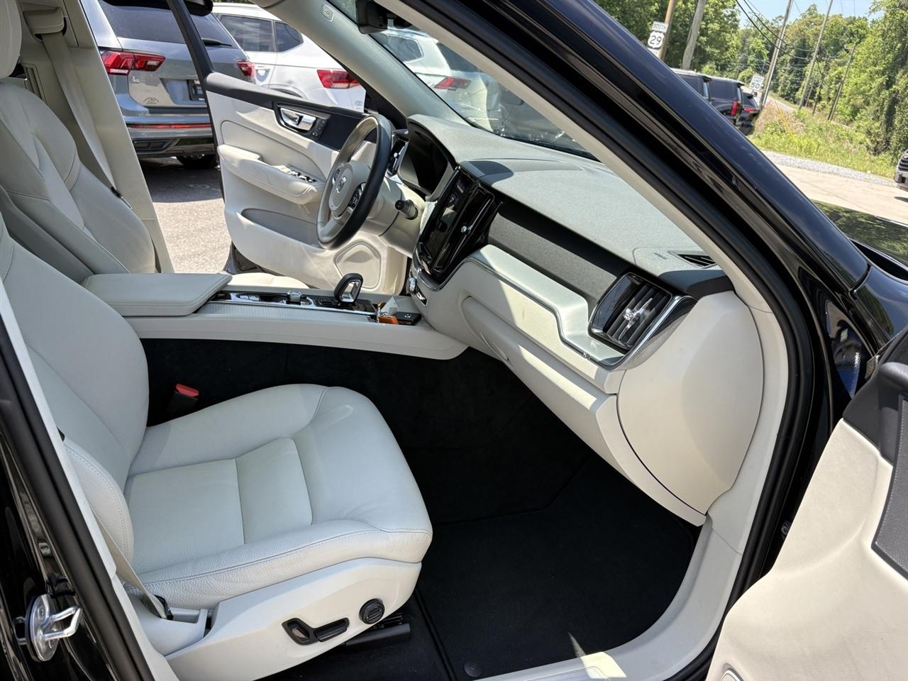 Volvo XC60 B5 Core AWD 2023
