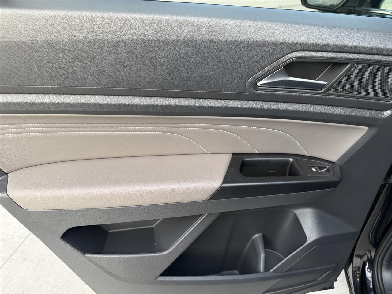 Volkswagen Atlas Cross Sport V6 SE w/Technology 2021