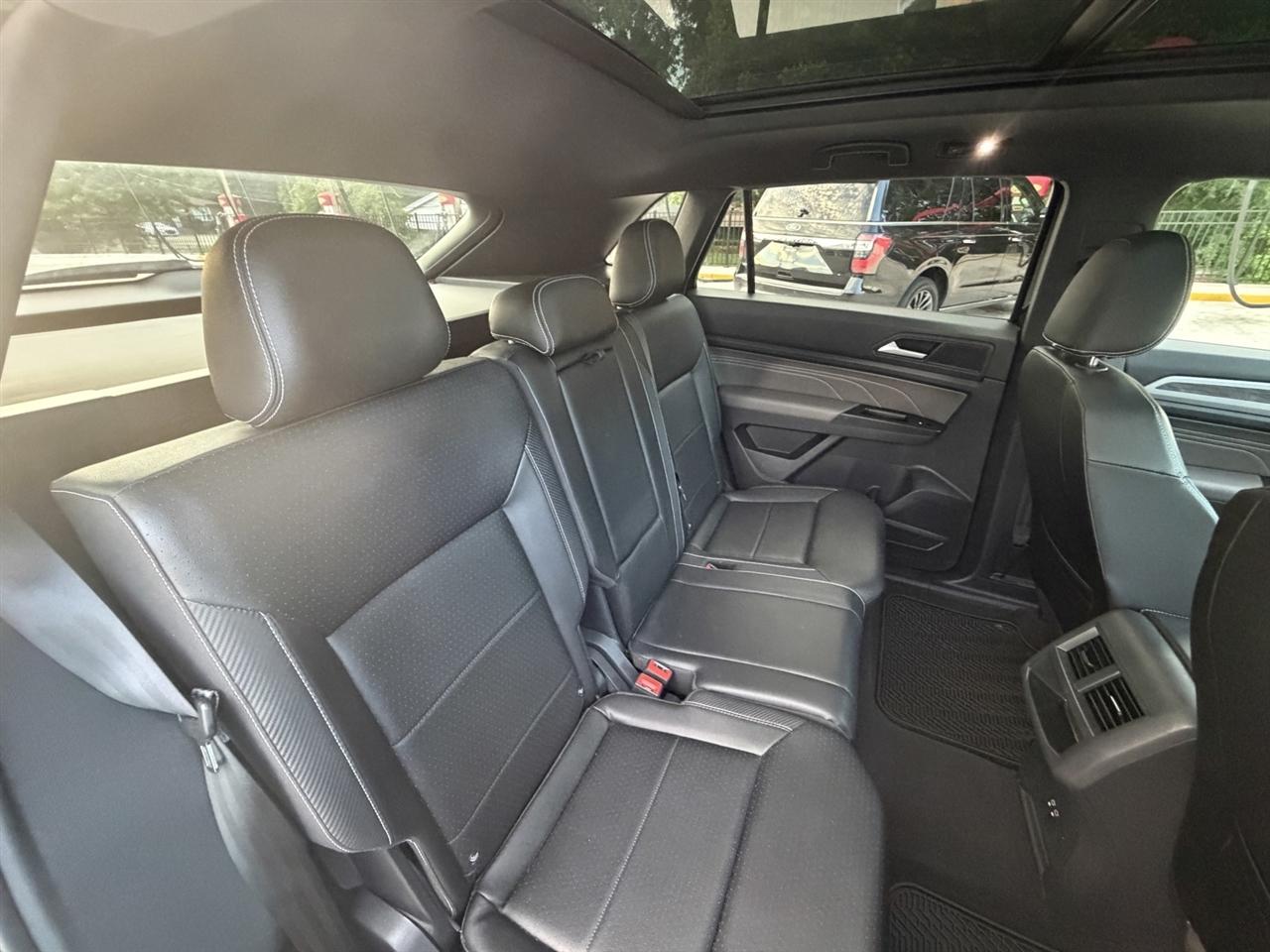 Volkswagen Atlas Cross Sport V6 SE w/Technology 2021