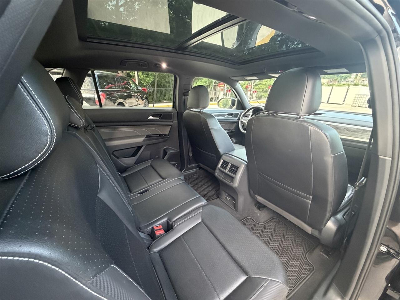 Volkswagen Atlas Cross Sport V6 SE w/Technology 2021