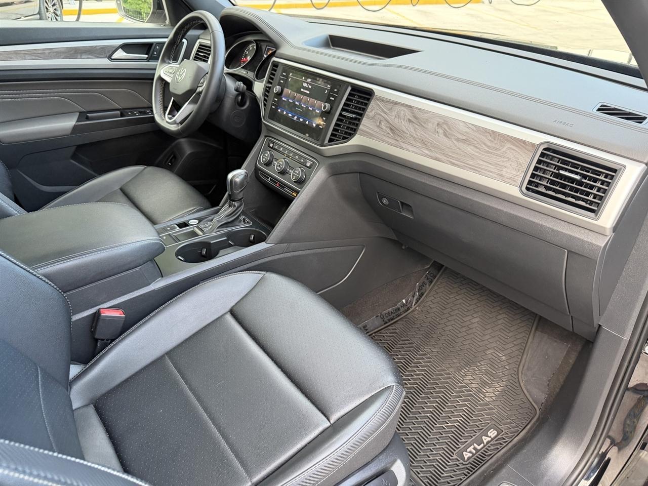 Volkswagen Atlas Cross Sport V6 SE w/Technology 2021