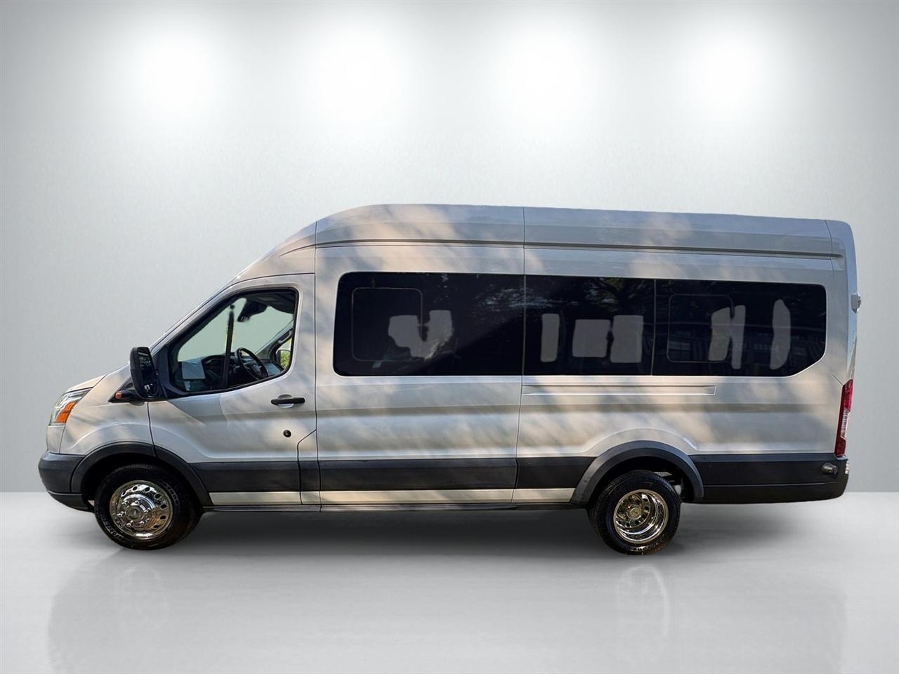 Ford Transit 350 Wagon HD High Roof XL Sliding Pass. 148 WB EL 2016