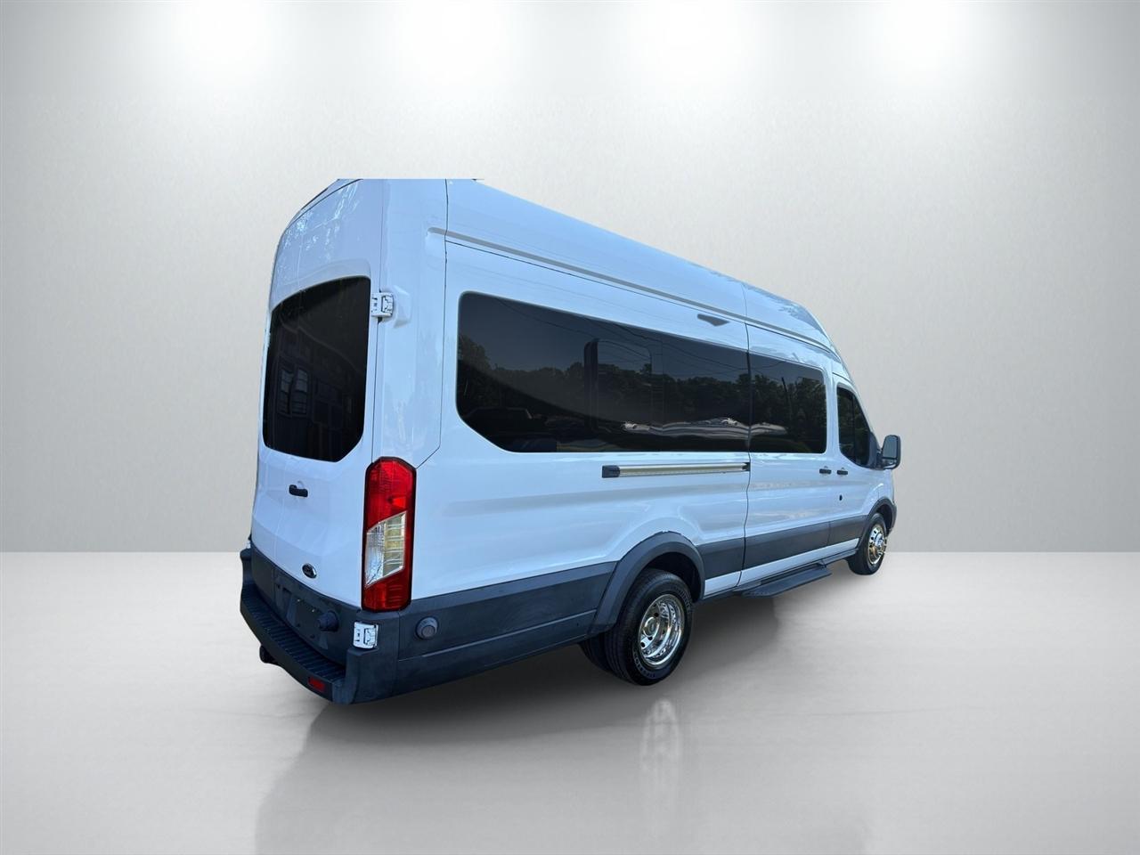 Ford Transit 350 Wagon HD High Roof XL Sliding Pass. 148 WB EL 2016