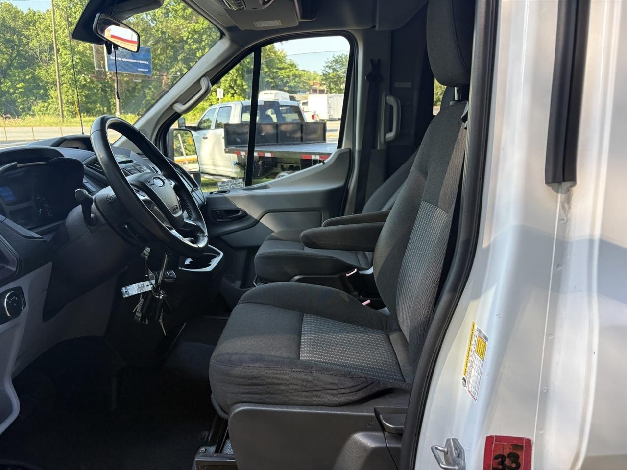 Ford Transit 350 Wagon HD High Roof XL Sliding Pass. 148 WB EL 2016