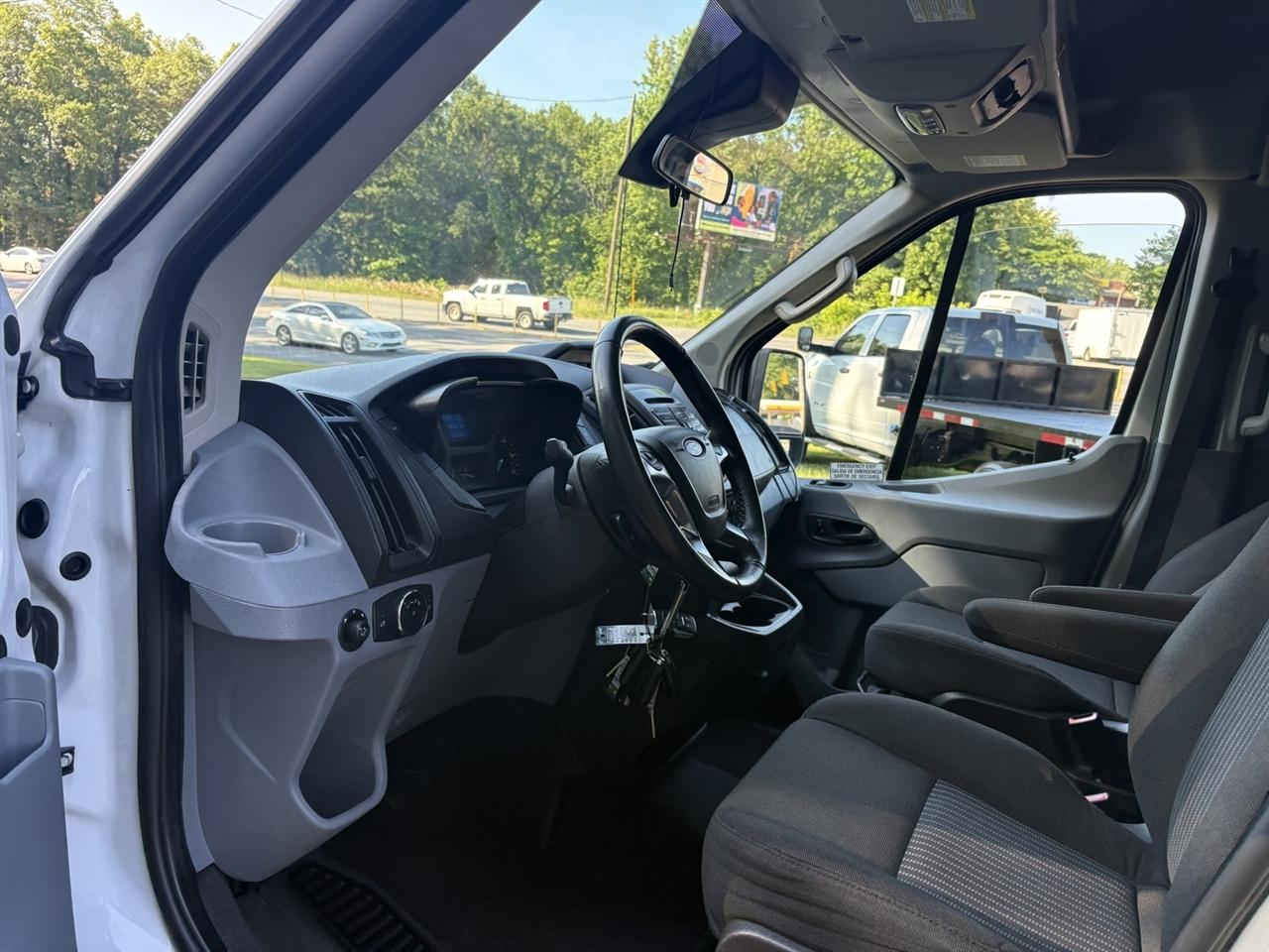 Ford Transit 350 Wagon HD High Roof XL Sliding Pass. 148 WB EL 2016