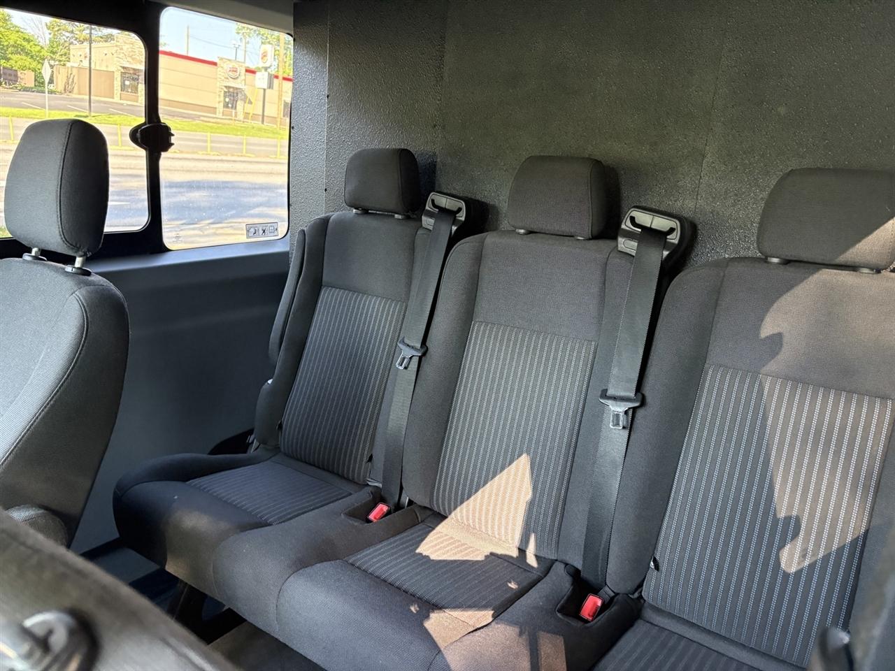 Ford Transit 350 Wagon HD High Roof XL Sliding Pass. 148 WB EL 2016