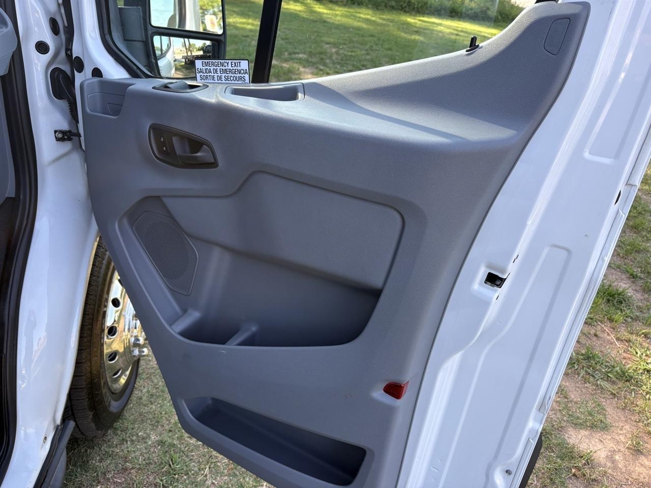 Ford Transit 350 Wagon HD High Roof XL Sliding Pass. 148 WB EL 2016