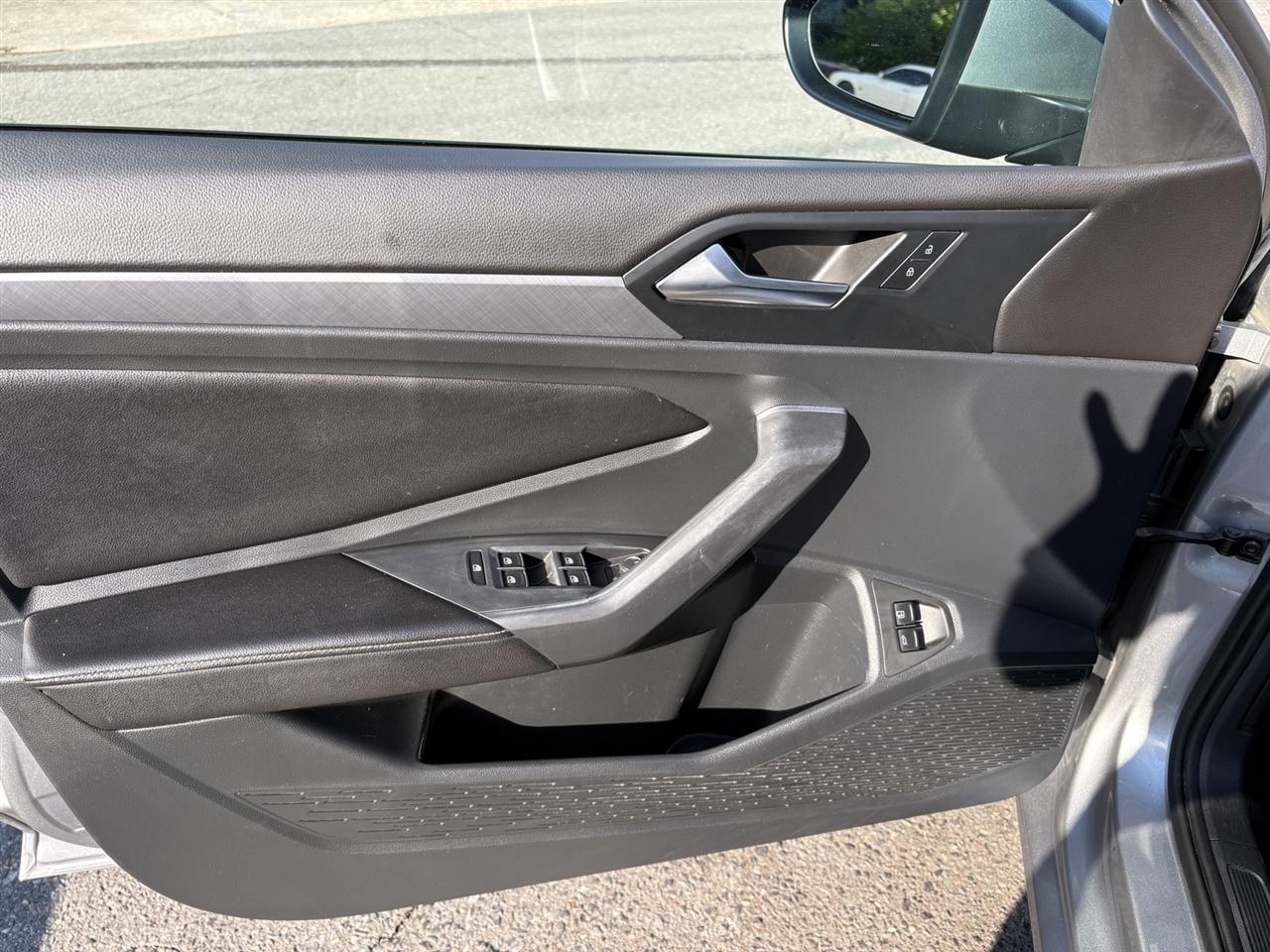 Volkswagen Jetta SE 4D Sedan at 2023