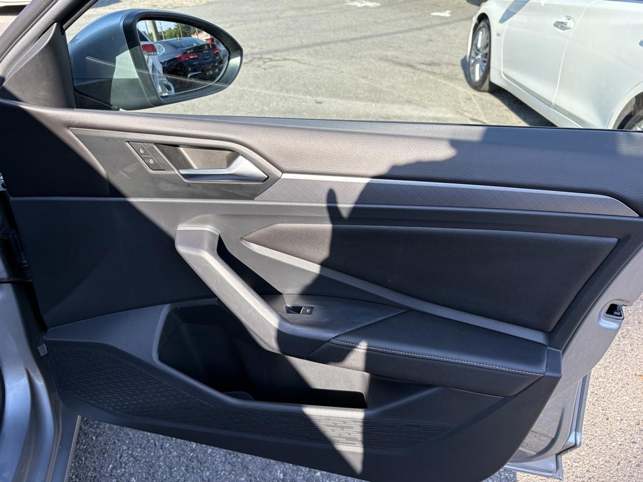 Volkswagen Jetta SE 4D Sedan at 2023