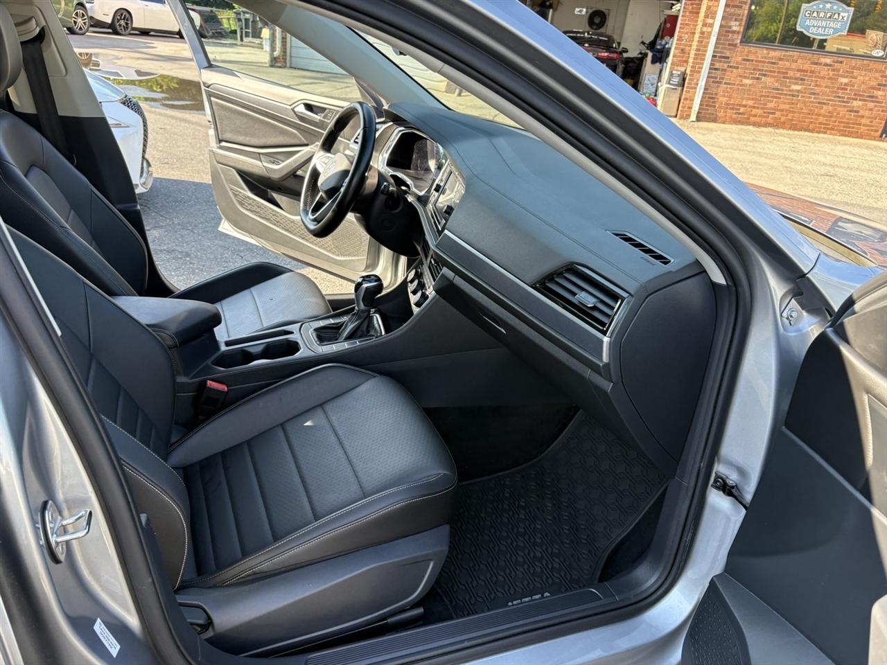 Volkswagen Jetta SE 4D Sedan at 2023