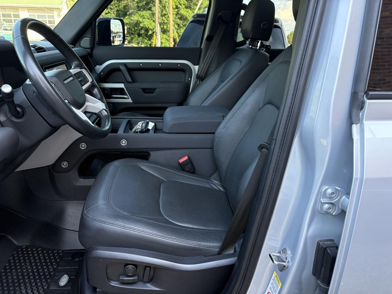 Land Rover Defender 110 SE 2023