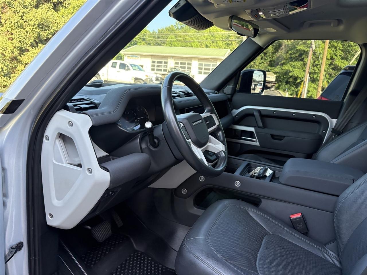 Land Rover Defender 110 SE 2023