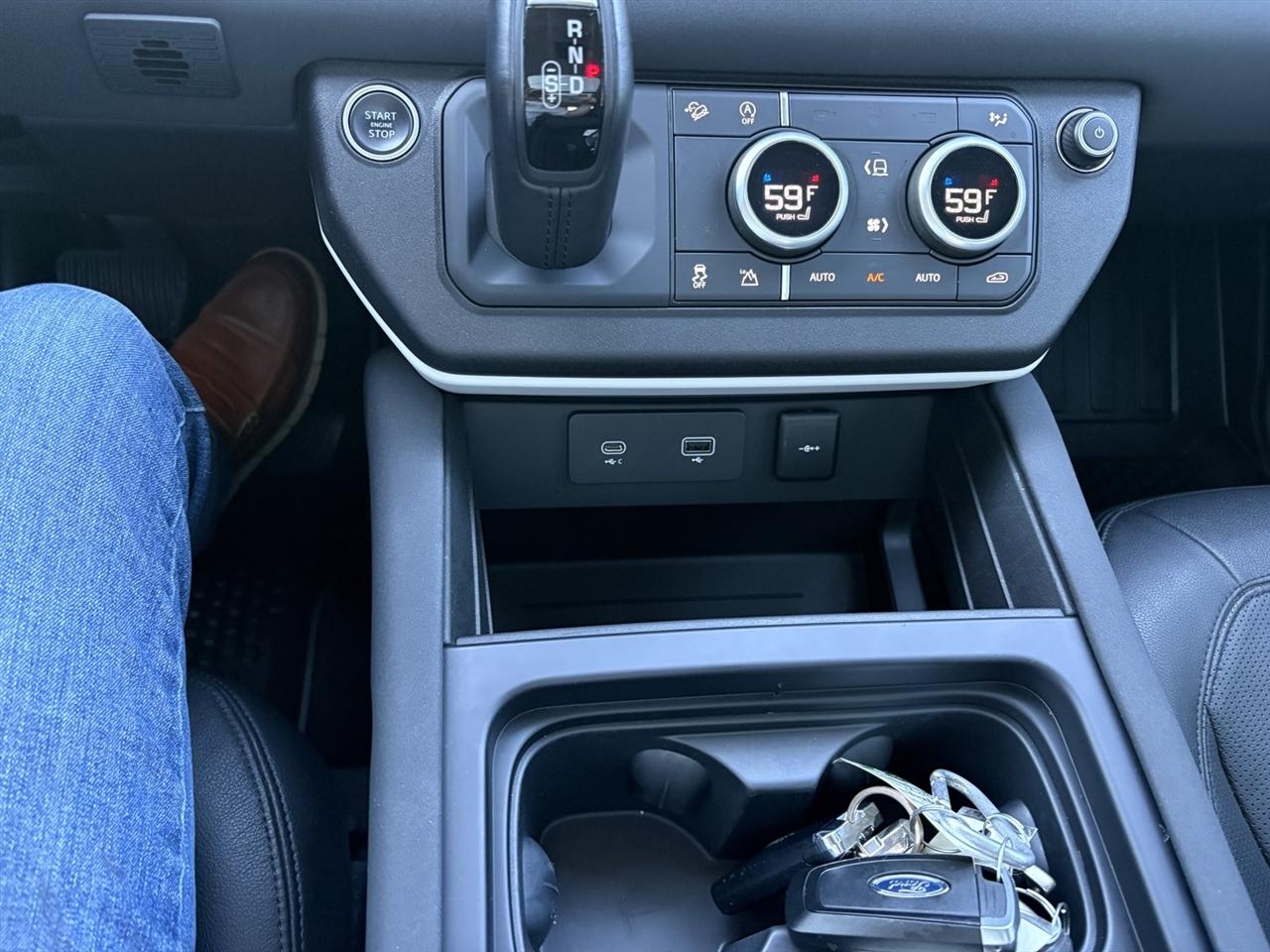 Land Rover Defender 110 SE 2023