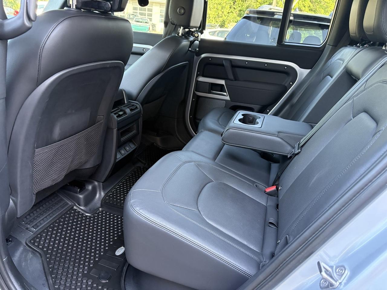 Land Rover Defender 110 SE 2023