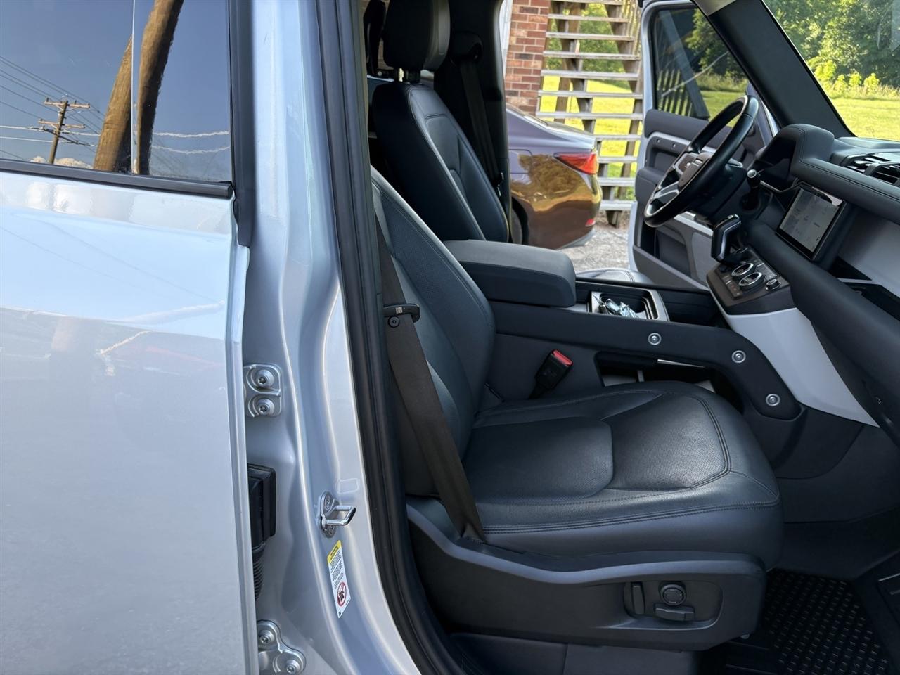 Land Rover Defender 110 SE 2023