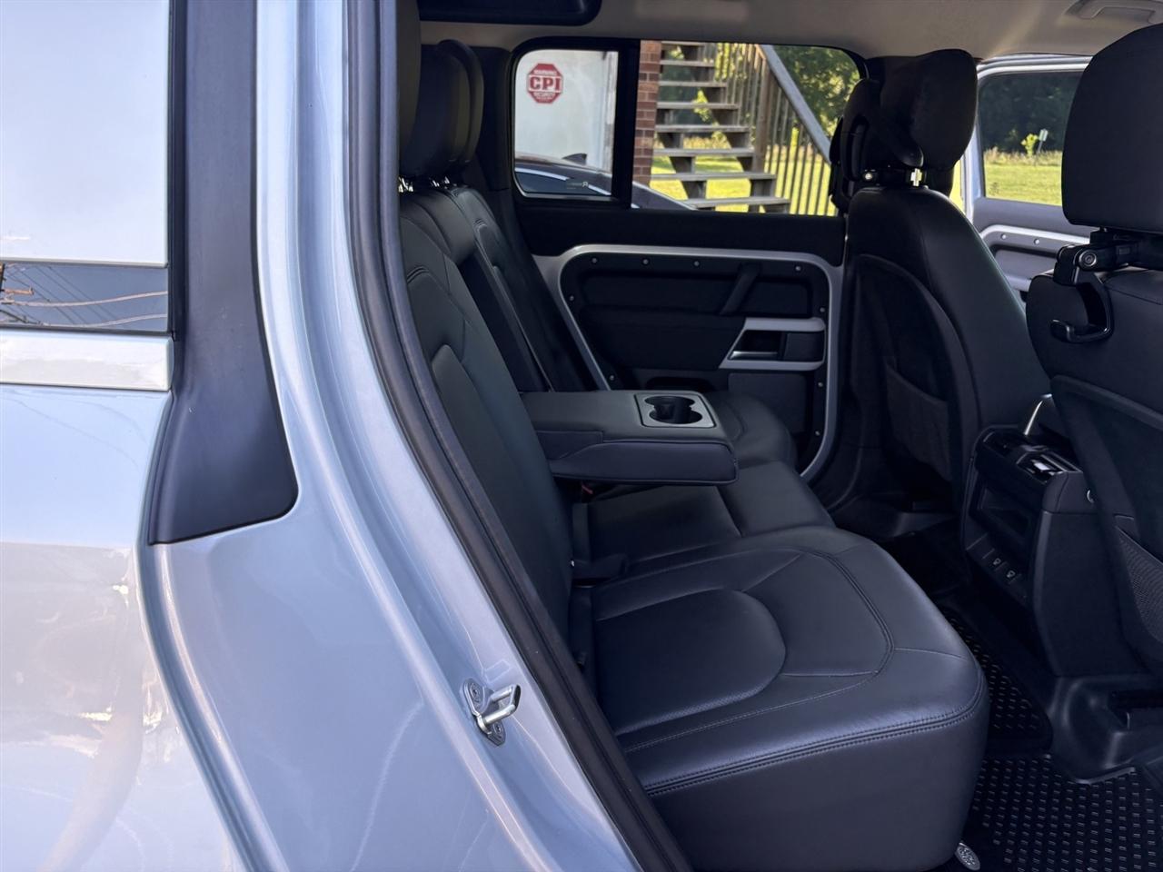 Land Rover Defender 110 SE 2023