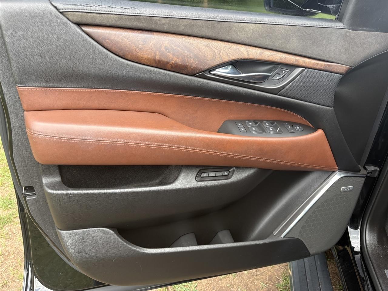 Cadillac Escalade ESV 2WD Premium 2015
