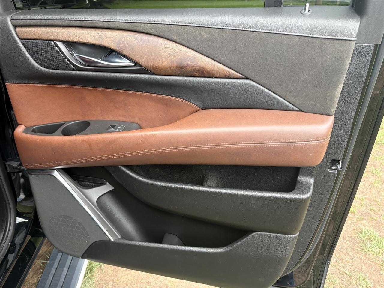 Cadillac Escalade ESV 2WD Premium 2015