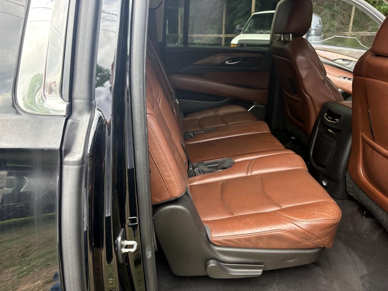 Cadillac Escalade ESV 2WD Premium 2015