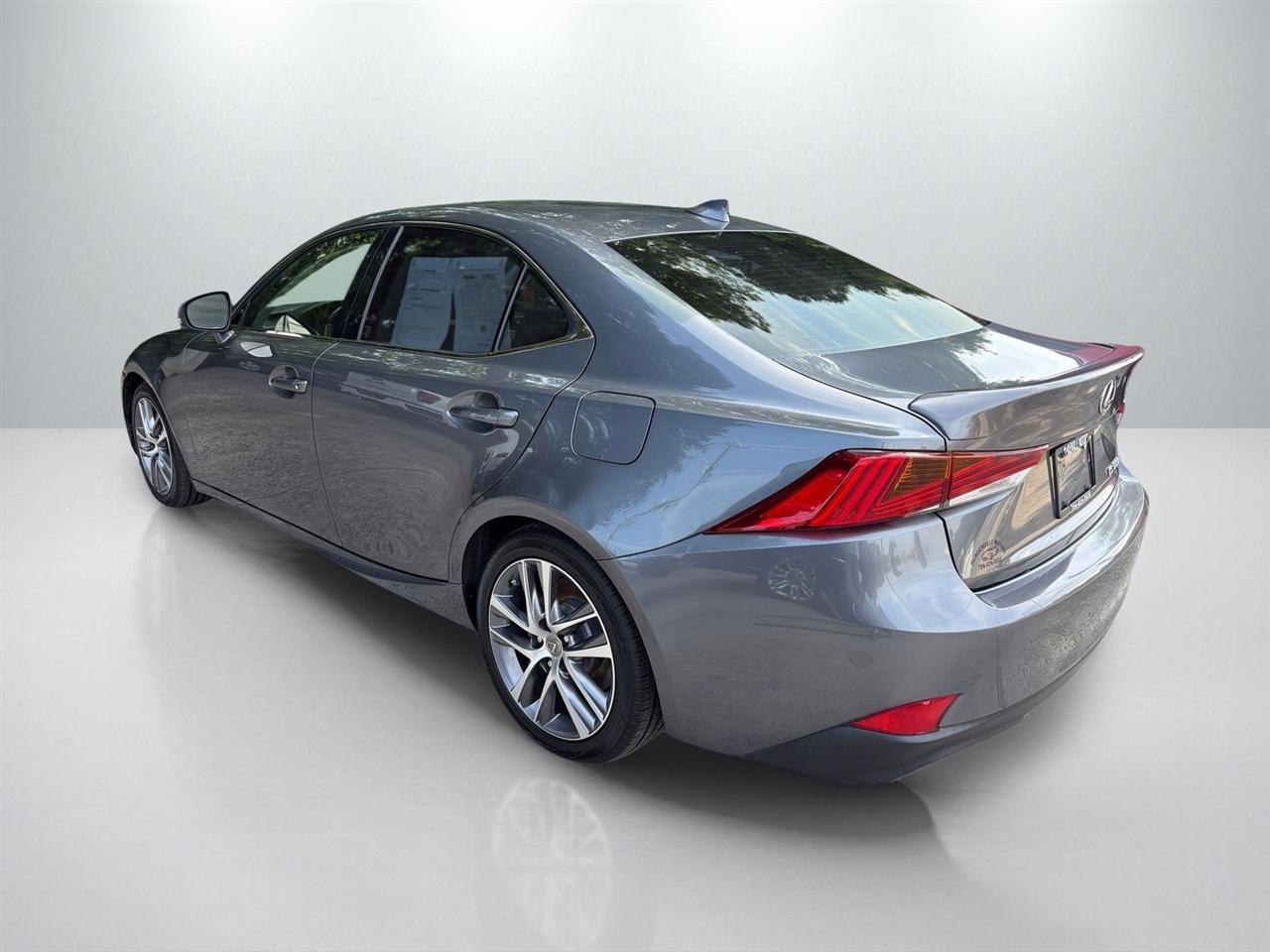 Lexus IS 300 RWD 2020
