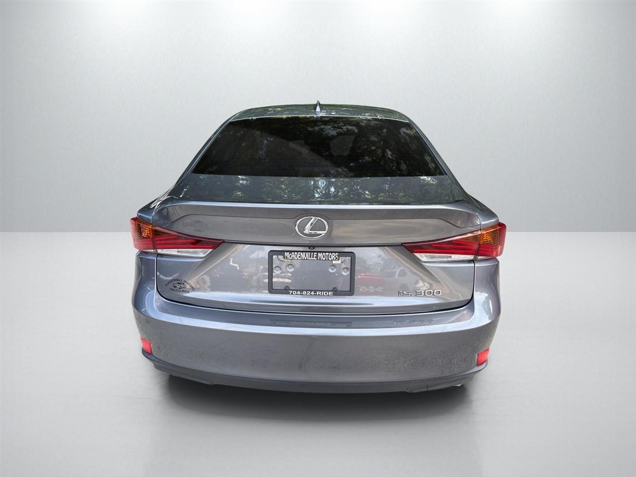 Lexus IS 300 RWD 2020