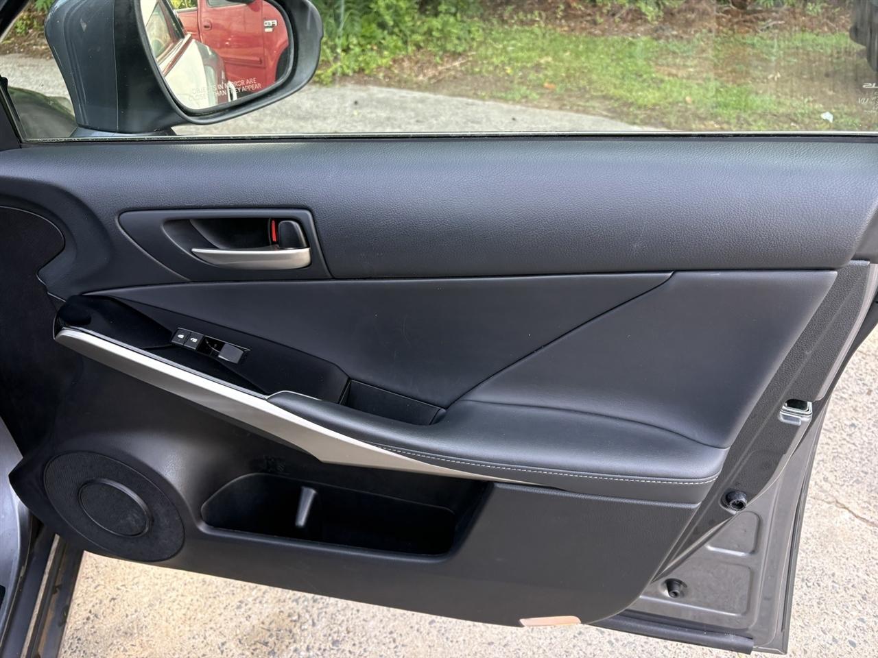 Lexus IS 300 RWD 2020