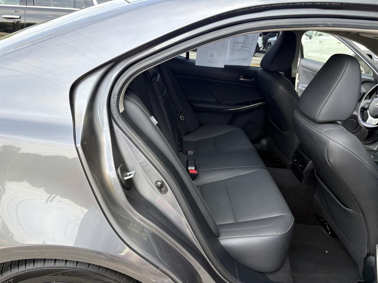 Lexus IS 300 RWD 2020