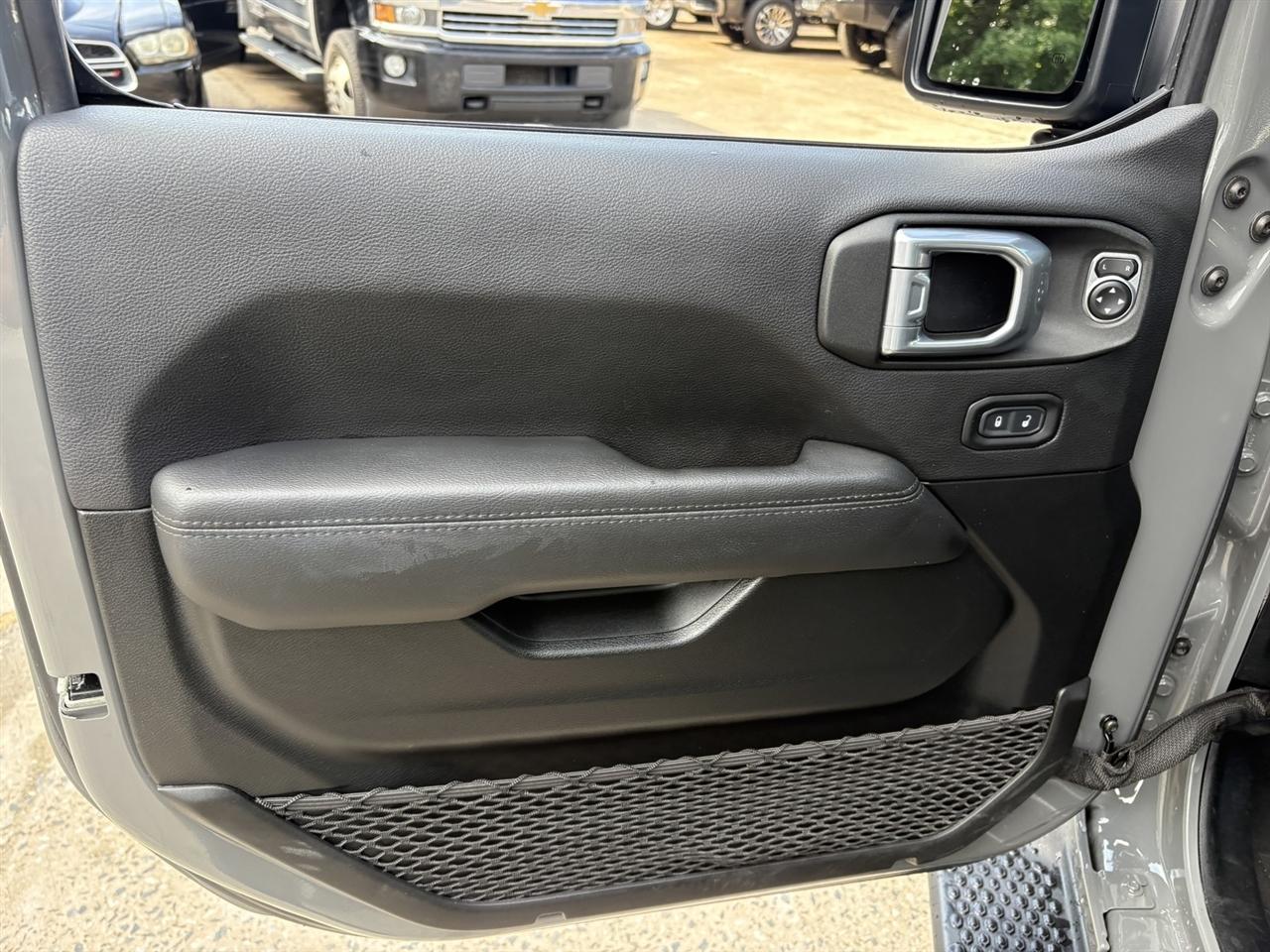 Jeep Wrangler Unlimited Sahara 2021