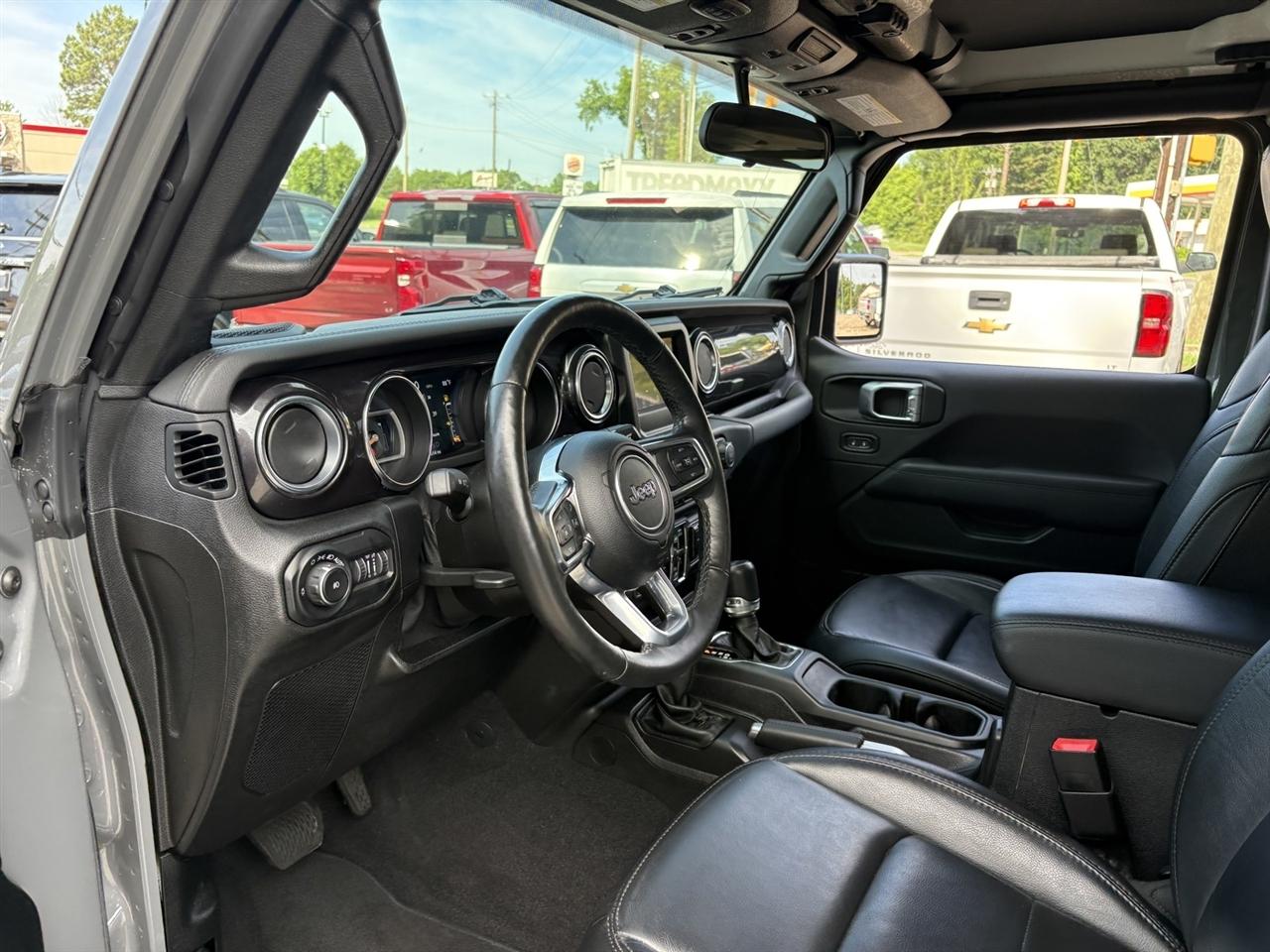 Jeep Wrangler Unlimited Sahara 2021