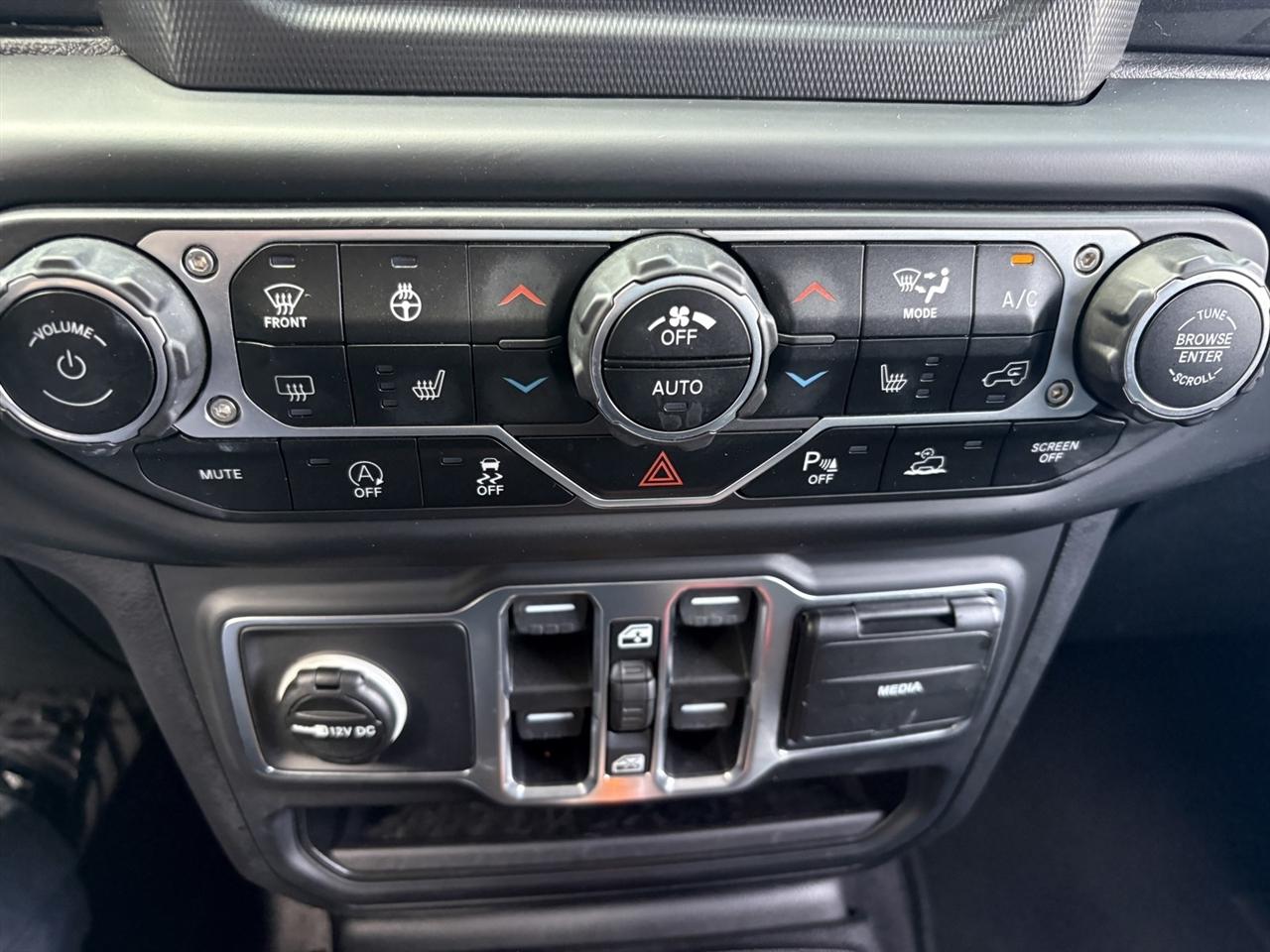Jeep Wrangler Unlimited Sahara 2021