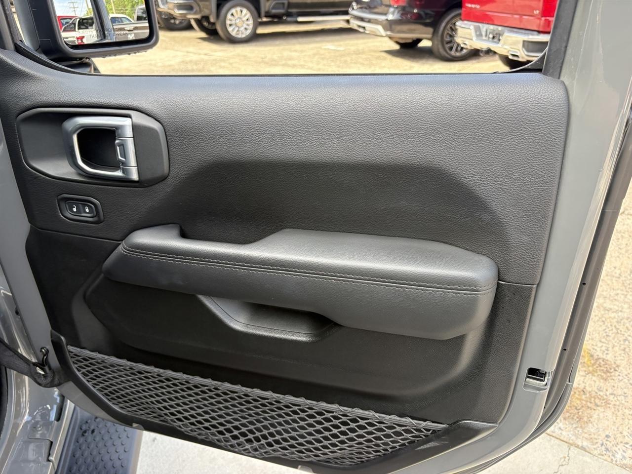 Jeep Wrangler Unlimited Sahara 2021