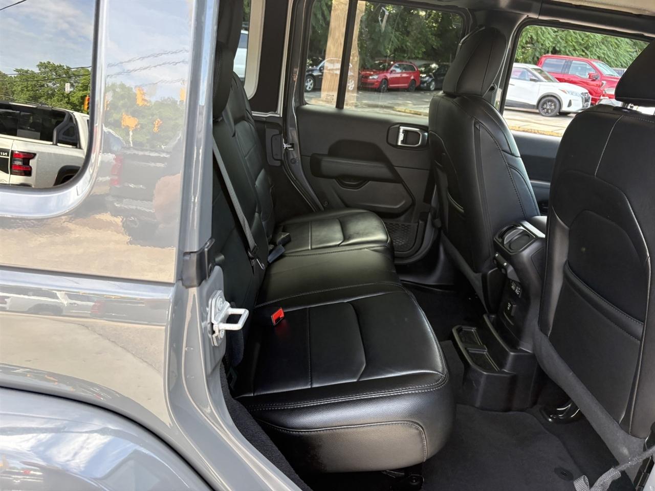 Jeep Wrangler Unlimited Sahara 2021