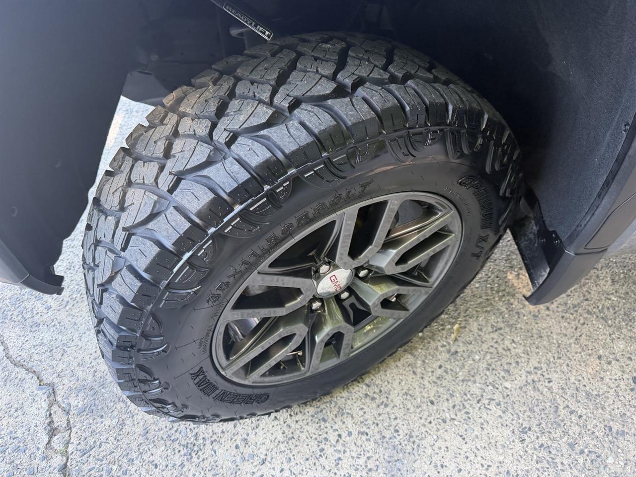 GMC Sierra 1500 AT4 Crew Cab 4WD 2020