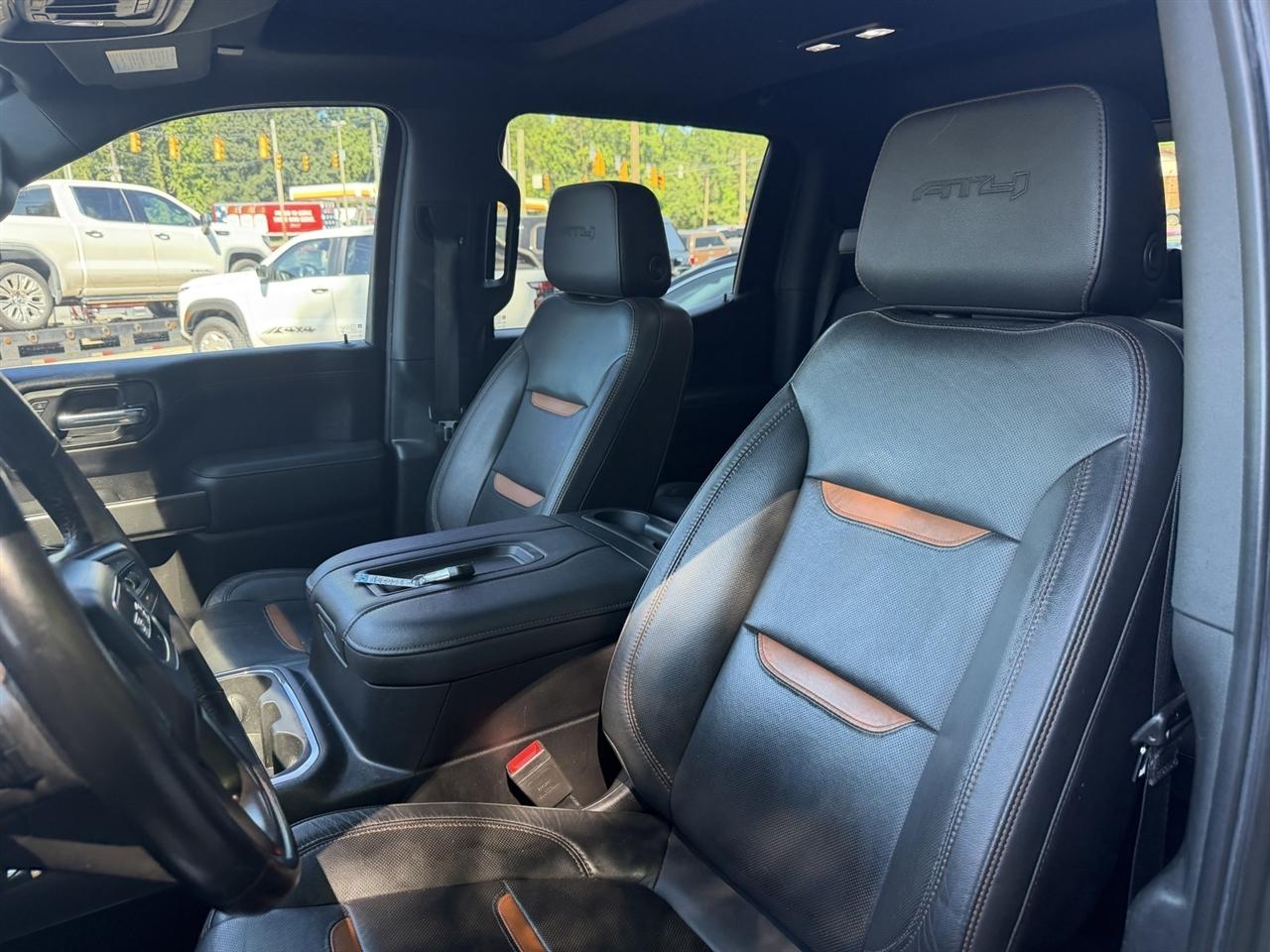 GMC Sierra 1500 AT4 Crew Cab 4WD 2020