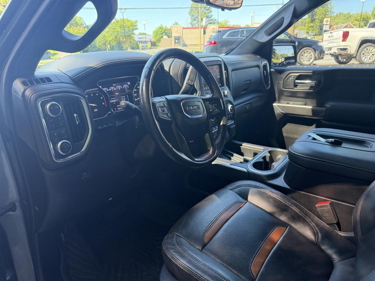 GMC Sierra 1500 AT4 Crew Cab 4WD 2020