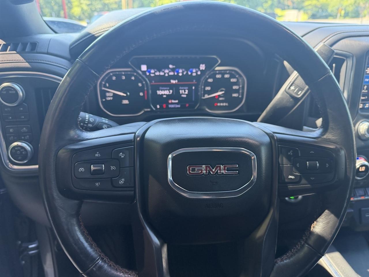 GMC Sierra 1500 AT4 Crew Cab 4WD 2020