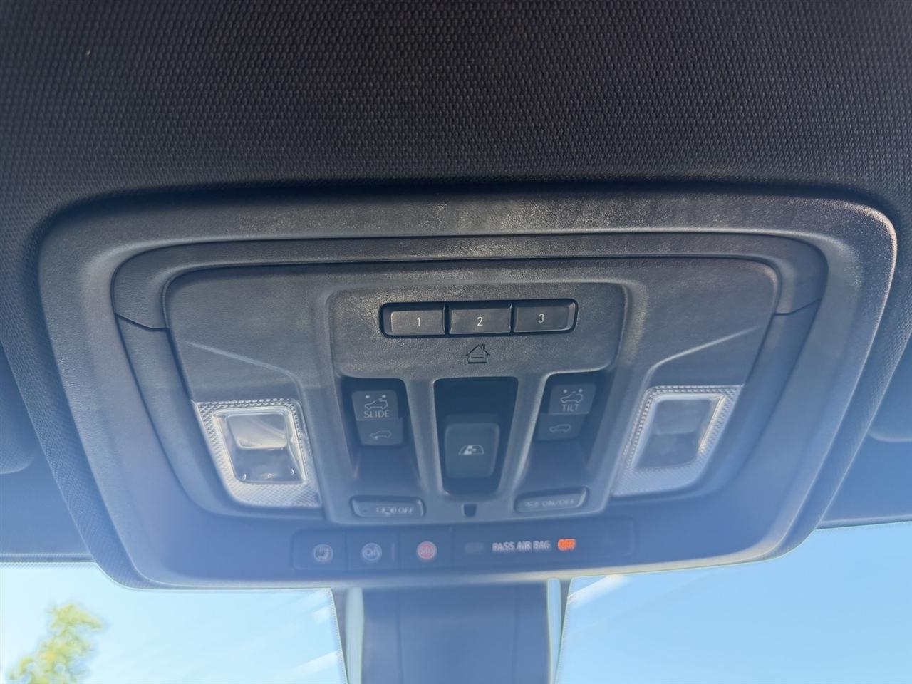 GMC Sierra 1500 AT4 Crew Cab 4WD 2020