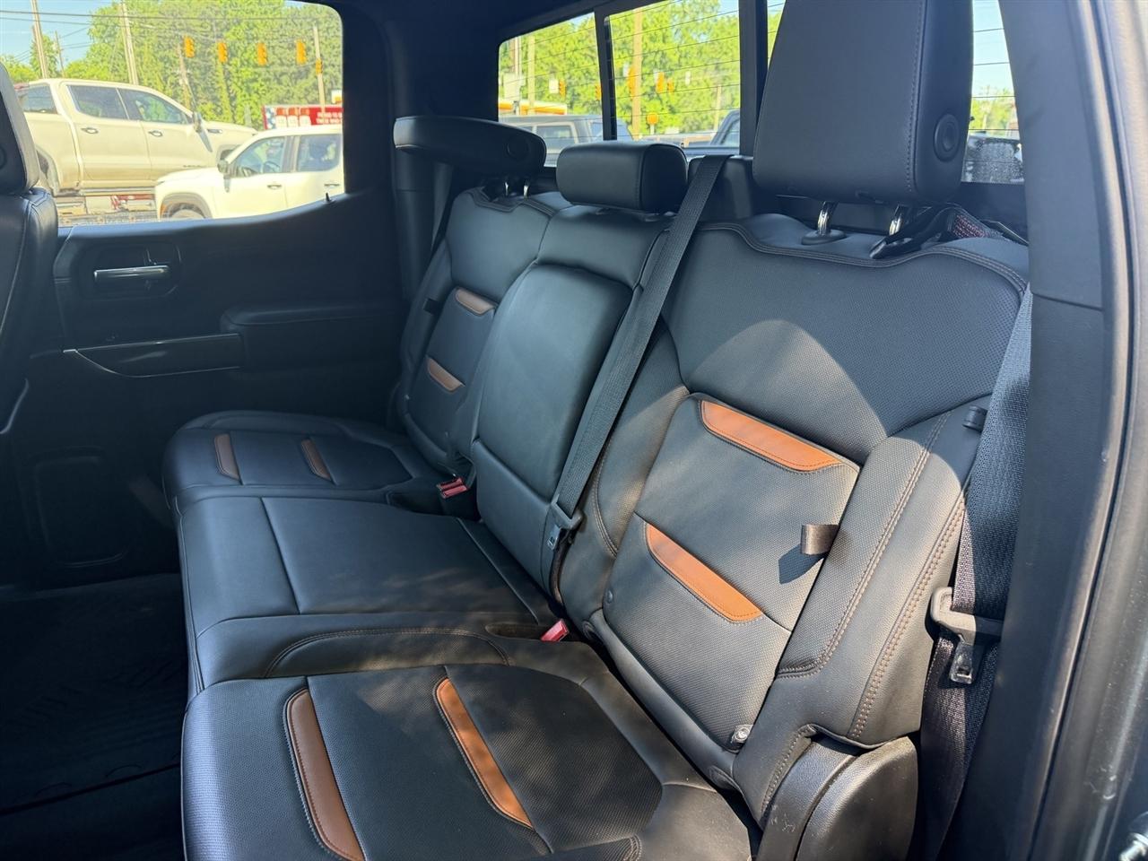 GMC Sierra 1500 AT4 Crew Cab 4WD 2020