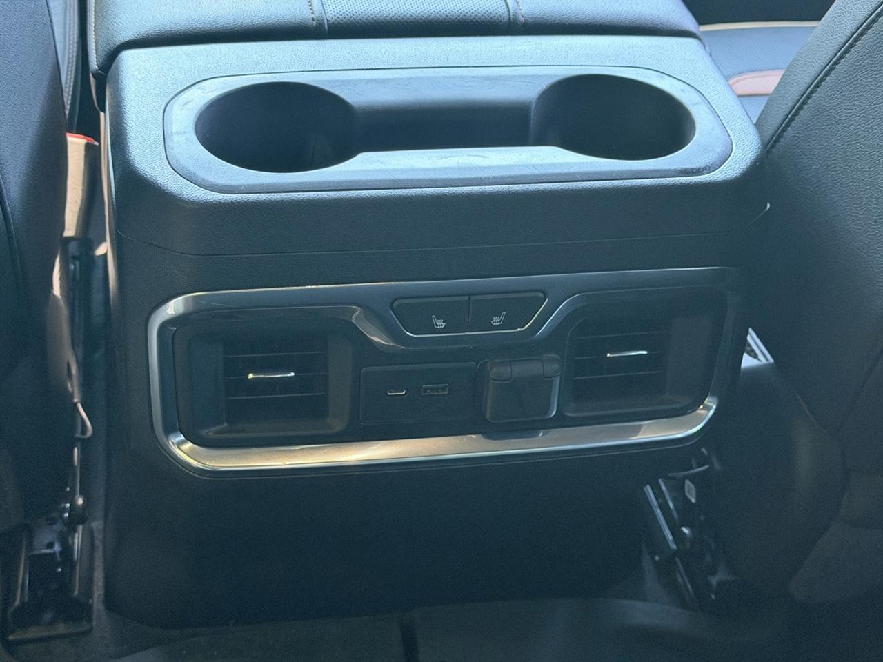 GMC Sierra 1500 AT4 Crew Cab 4WD 2020