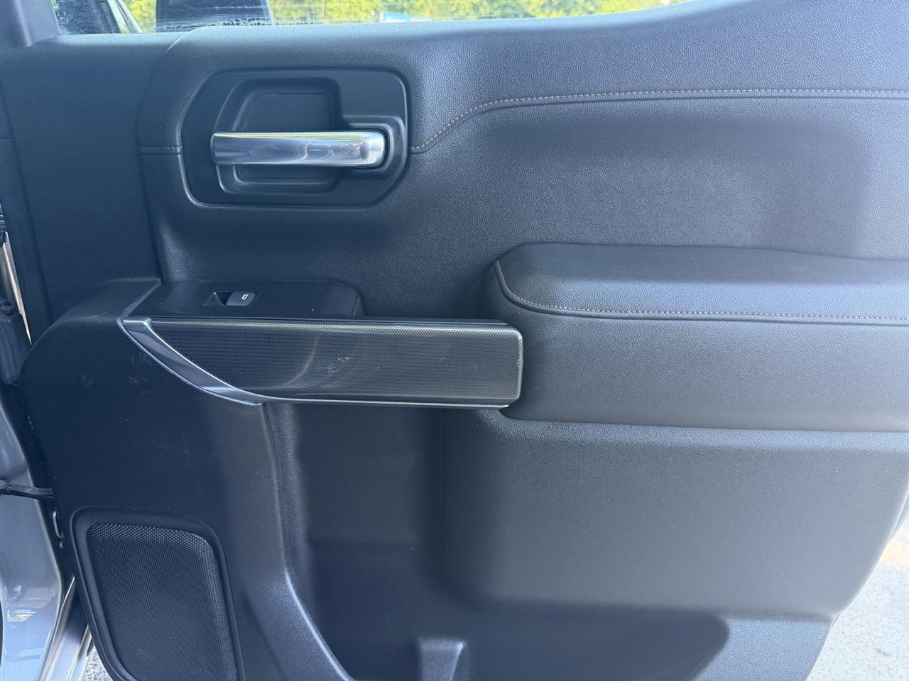 GMC Sierra 1500 AT4 Crew Cab 4WD 2020