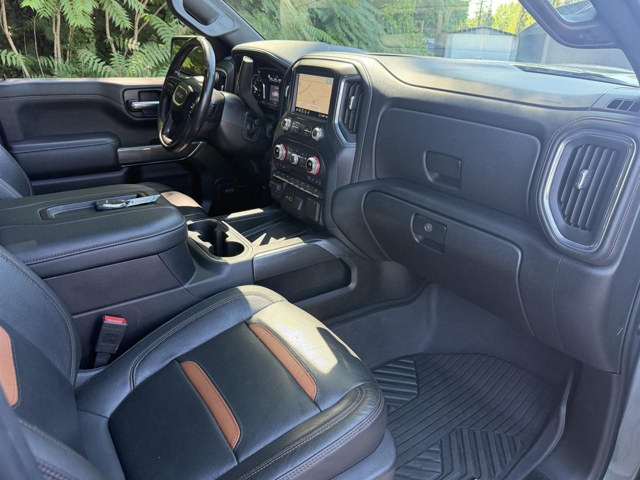 GMC Sierra 1500 AT4 Crew Cab 4WD 2020