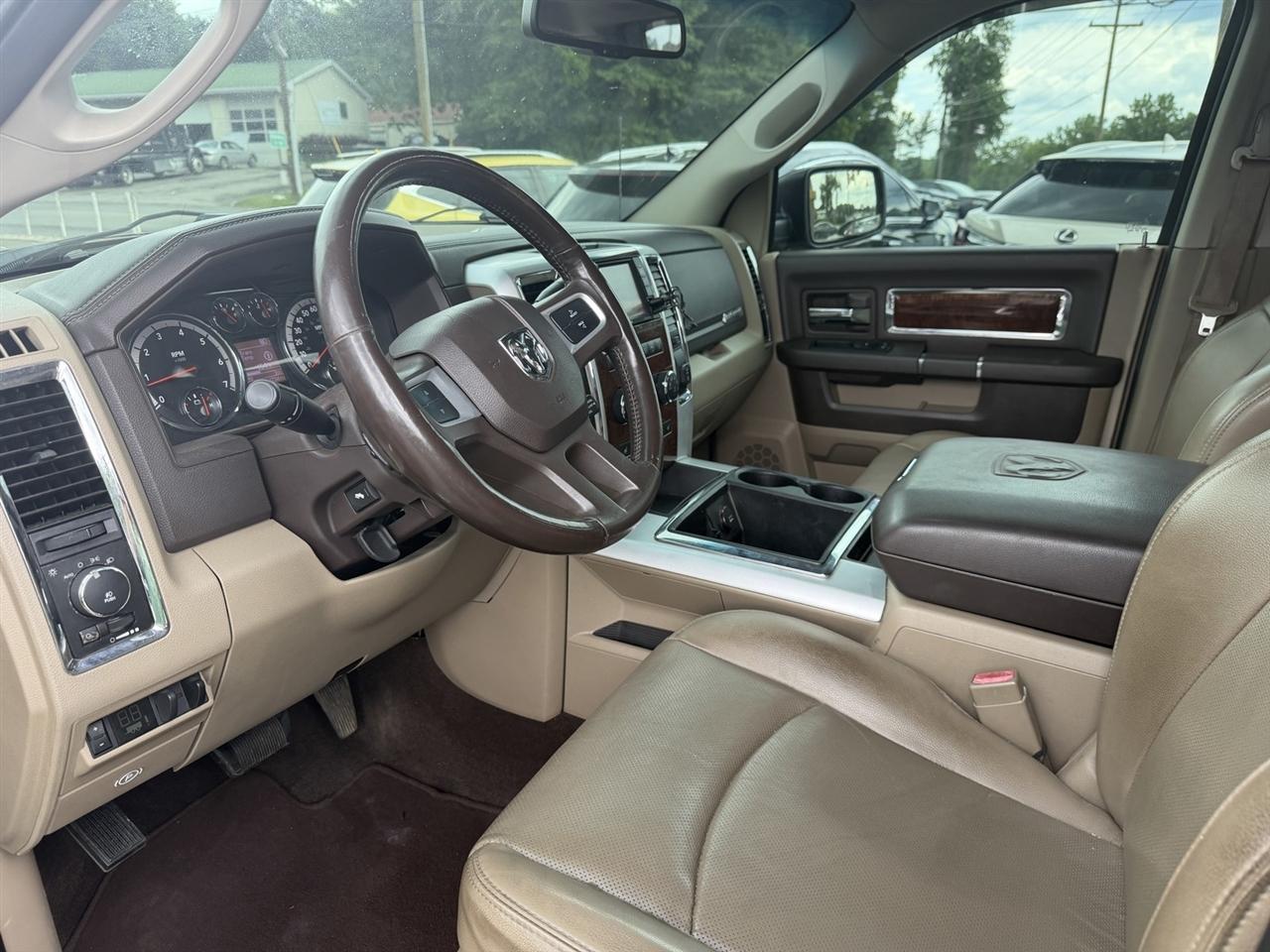 Dodge 2500 Laramie Crew Cab LWB 4WD 2011