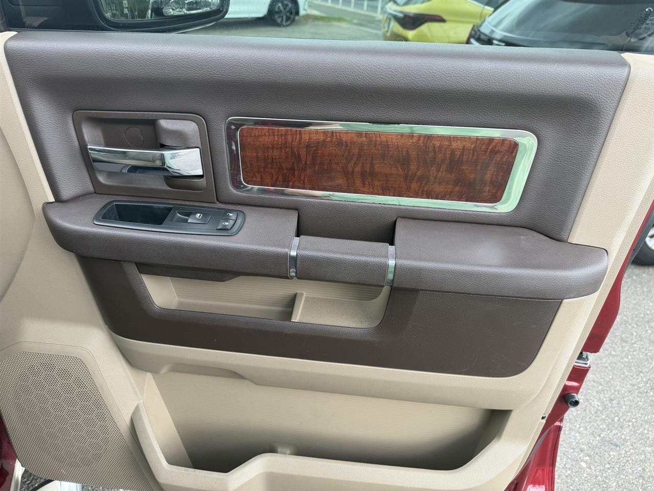 Dodge 2500 Laramie Crew Cab LWB 4WD 2011