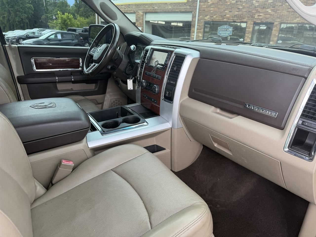 Dodge 2500 Laramie Crew Cab LWB 4WD 2011