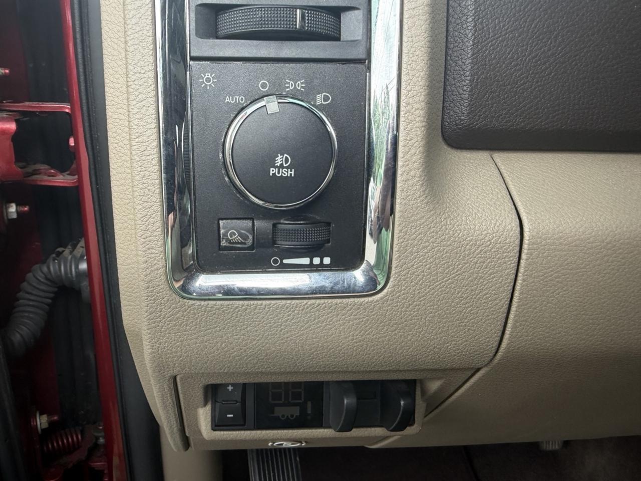 Dodge 2500 Laramie Crew Cab 4WD 2011