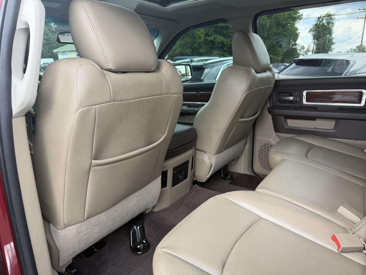 Dodge 2500 Laramie Crew Cab 4WD 2011
