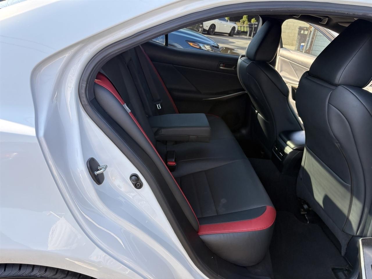 Lexus IS F SPORT 300 RWD 2019