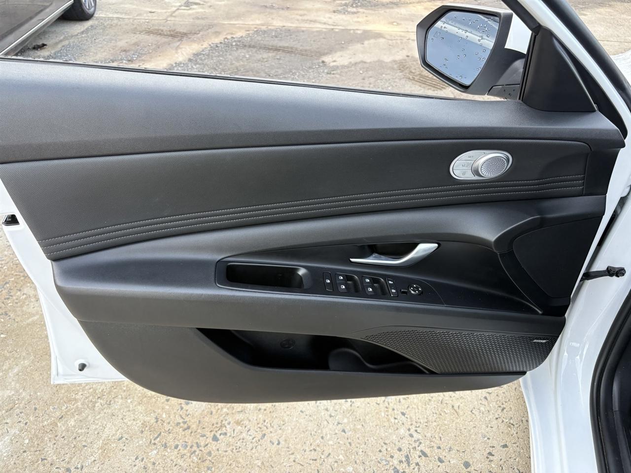 Hyundai Elantra Limited 2024