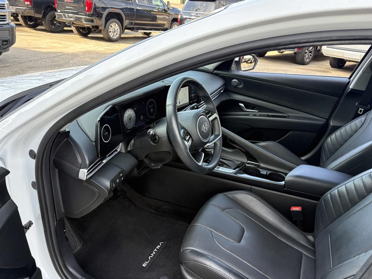 Hyundai Elantra Limited 2024