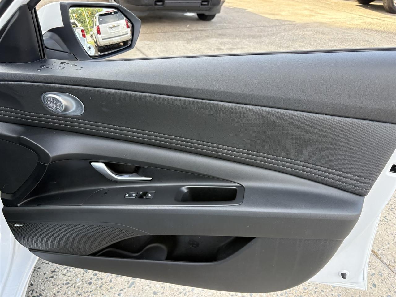 Hyundai Elantra Limited 2024